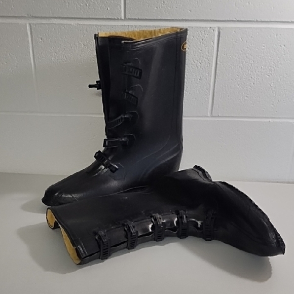 LaCrosse 5 Buckle Rubber Mud Boots Cowboy Boot Style Farm Soft Lining - Picture 1 of 10
